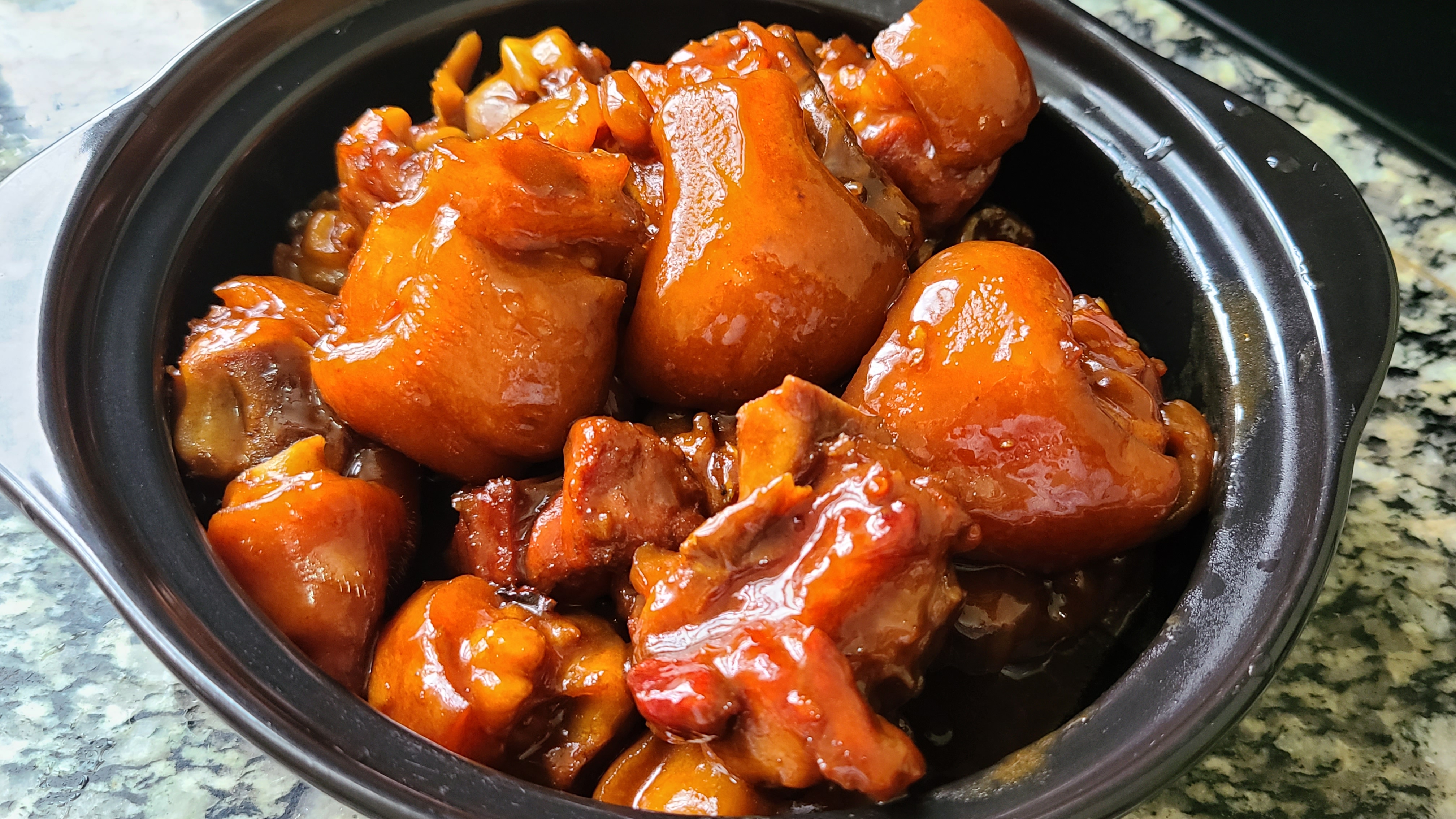 酱焖猪脚，教你这个广东做法，好吃美味，每次做都很下饭