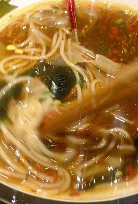 比乡村基更亲民：免费续米线，甜品无限量，重庆这家店能赚钱？