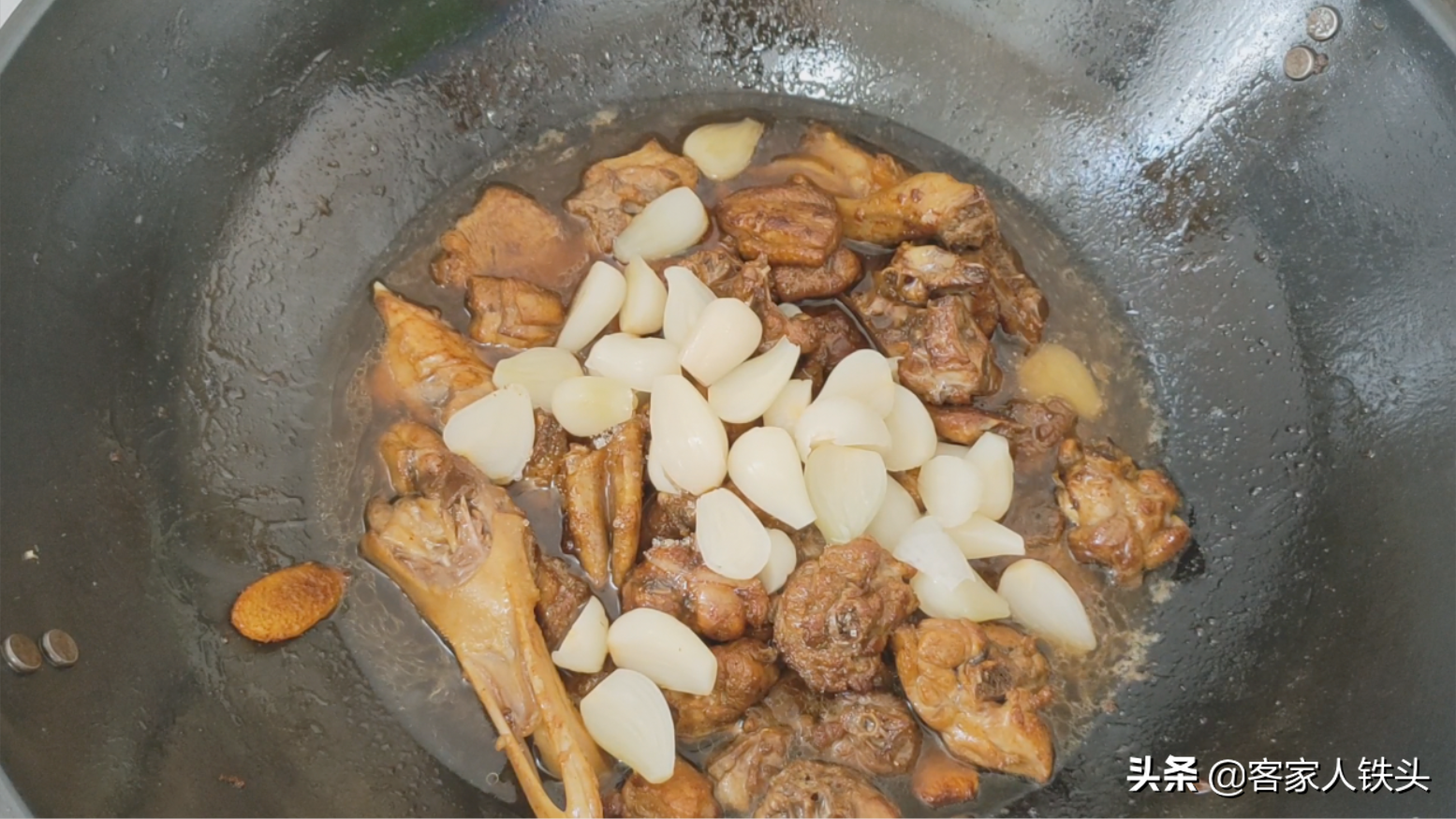 客家人吃鴨肉真有一套，簡單配料與做法，出鍋一看流口水，真解饞
