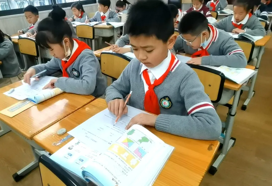 四川天府新区华阳中学附属小学数学组教研课展示活动