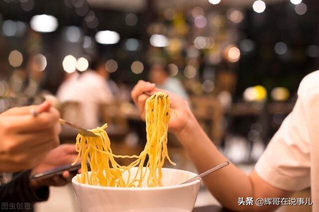 儿子网贷负债60万，为还债父亲创业开面馆，一年内还完还多挣50万