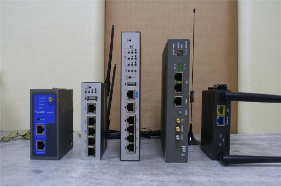 After using 5 industrial routers, Dandelion R300 is still the best one ...