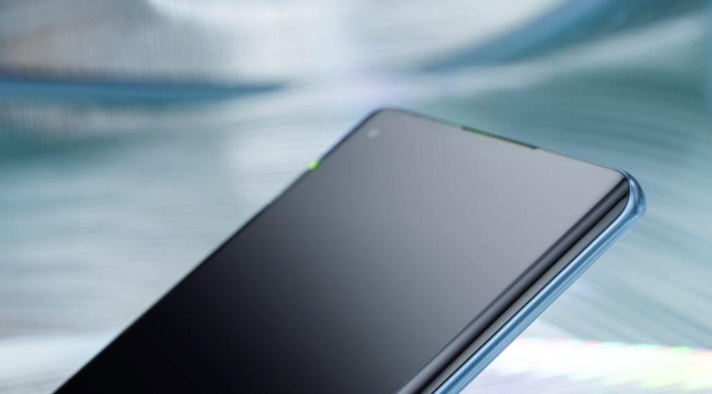 为什么iPhone坚持不用曲面屏？仔细分析发现，苹果真明智