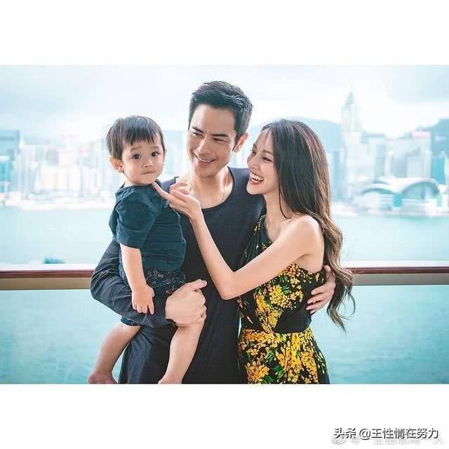 郑嘉颖陈凯琳官宣怀二胎，一家三口520合照太甜蜜，大儿子可爱