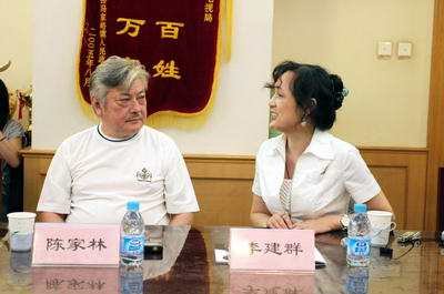 62岁李建群和导演同居27年没领证，今无子无女，患癌老得认不出