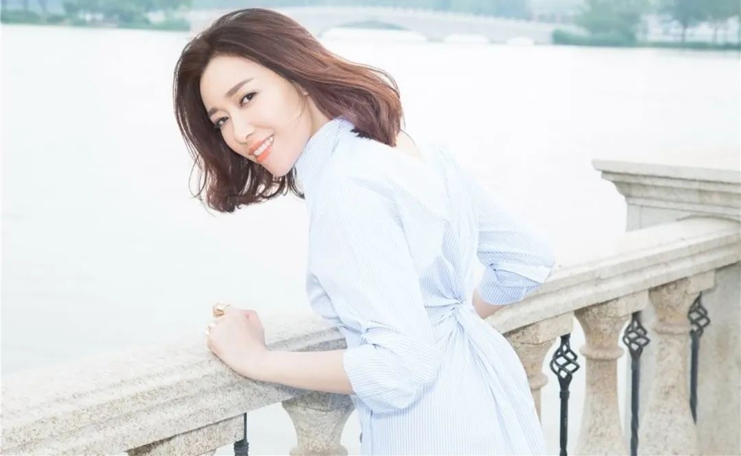 《三十而已》：12首电视歌曲，金池一个人唱了