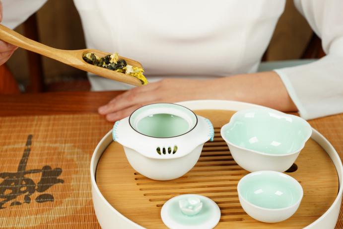 一份暖胃舒心的中秋好礼，雅致美好的茉莉花开茶具