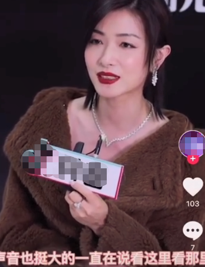 万茜回应“赖红毯”、 蹭座疑云解开了，但女星红毯大戏永不停息