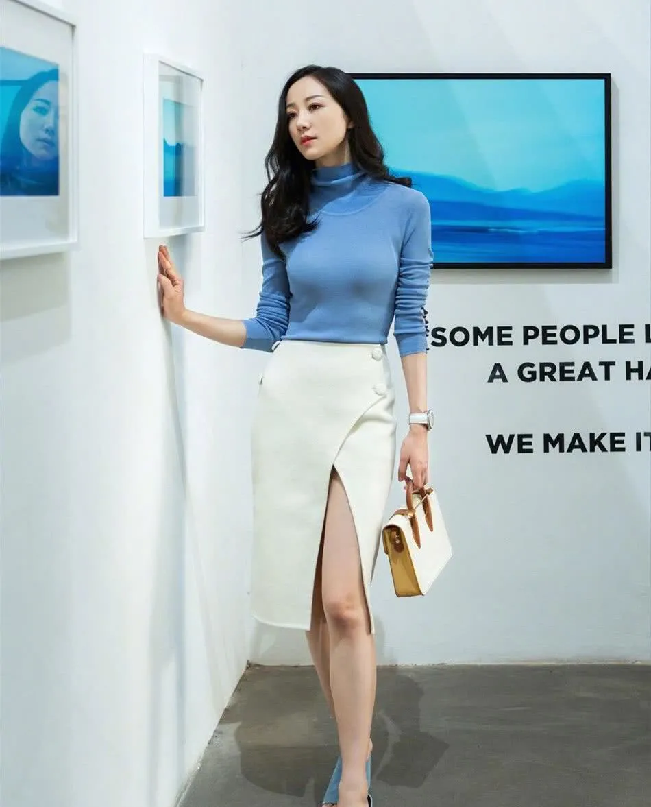 韩雪太不容易了，37岁被要求穿上“学妹袜”，还好她的腿够细