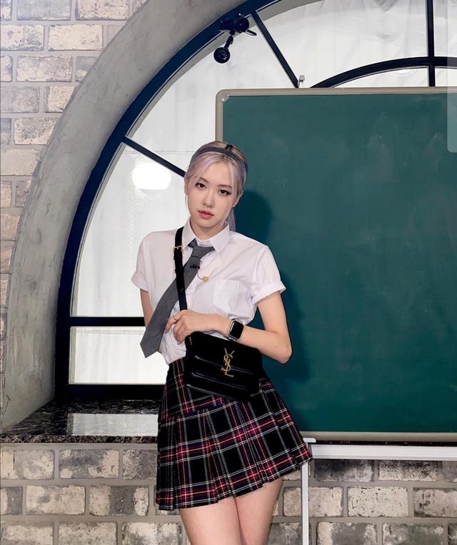 当朴彩英遇见圣罗兰，高光时刻再一次被氛围美点亮