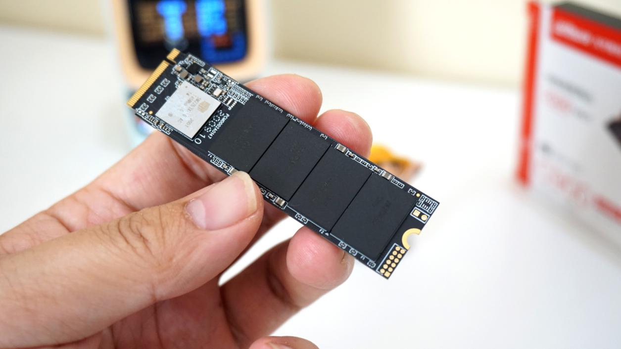 十年质保，老旧笔记本升级NVMe固态，大华C900不玩虚的