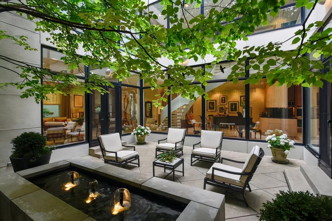 What is the charm of sunken courtyards and why are they so popular? - iNEWS