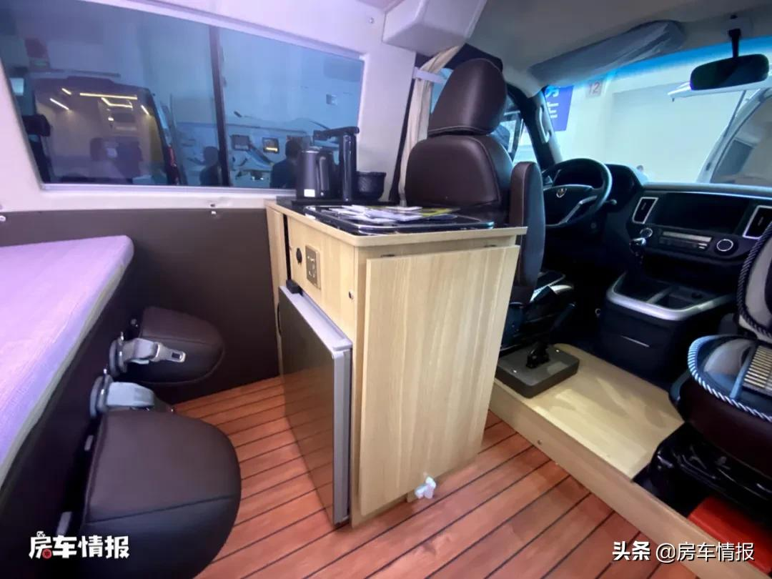 两款10万出头的热门房车,金杯海狮王挑战大通