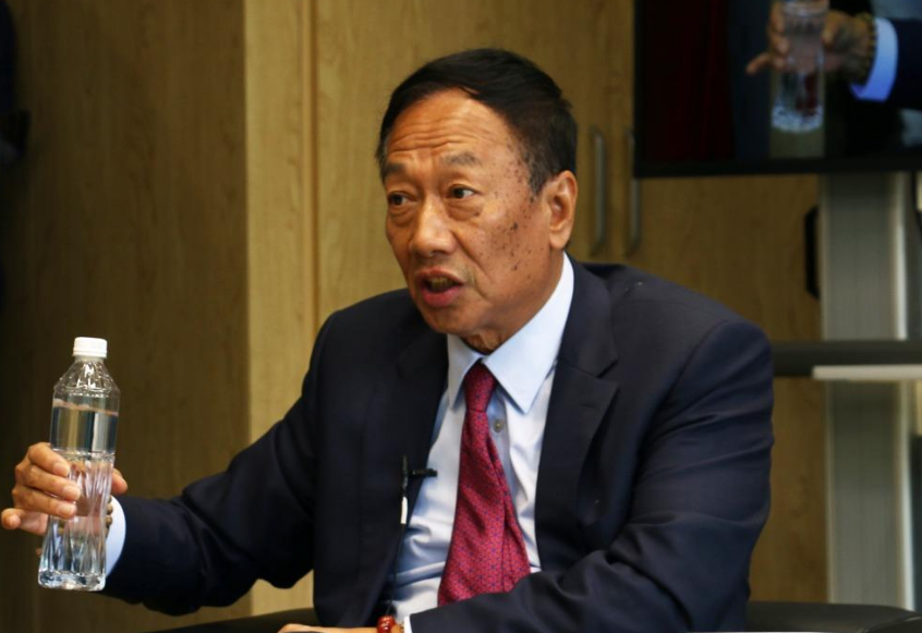 库克带着8条生产线“撤离”中国，郭台铭发声，到底谁离不开谁？