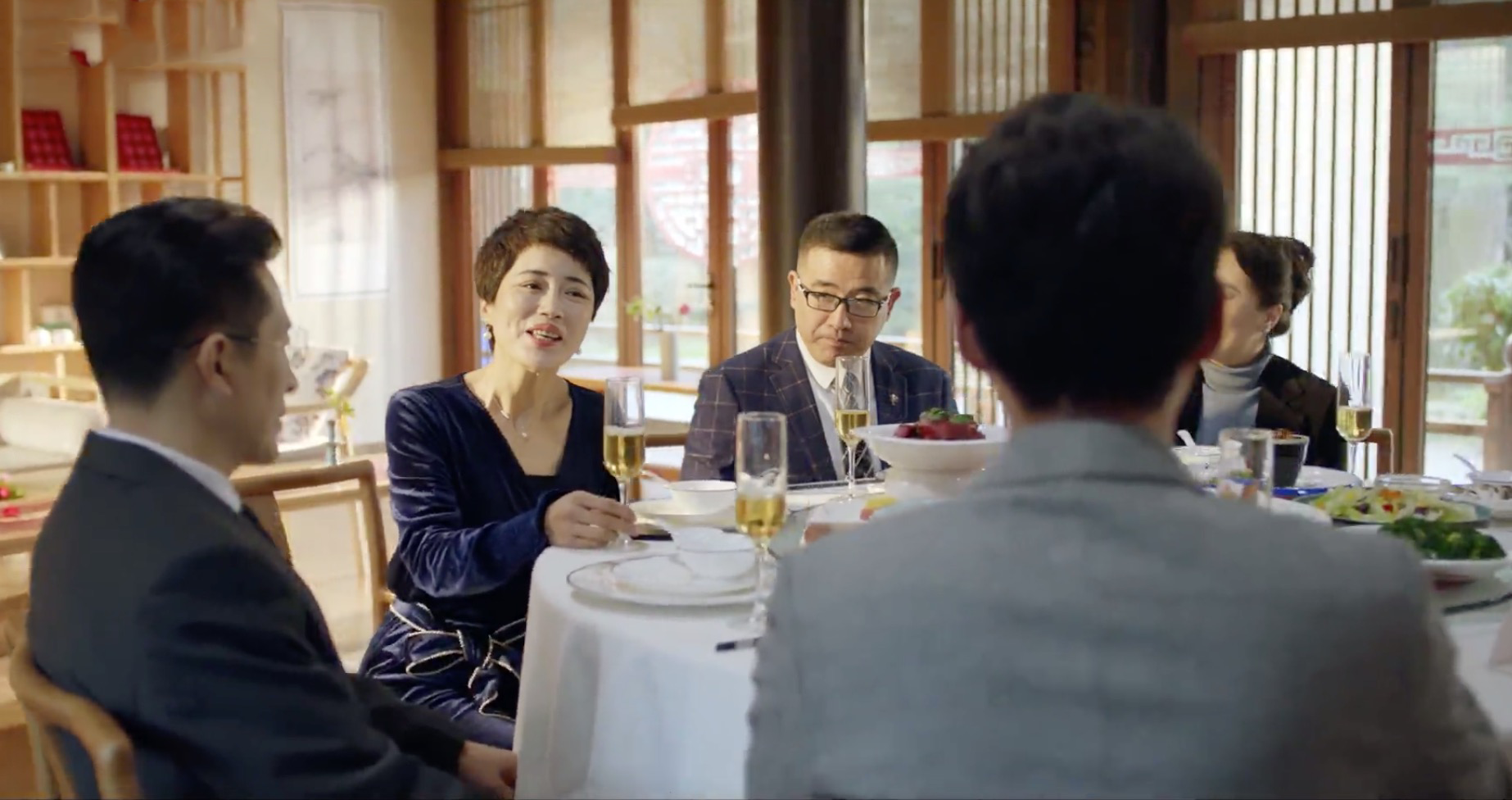 傻白甜偶像剧又火一次，在颜值面前剧情差不算