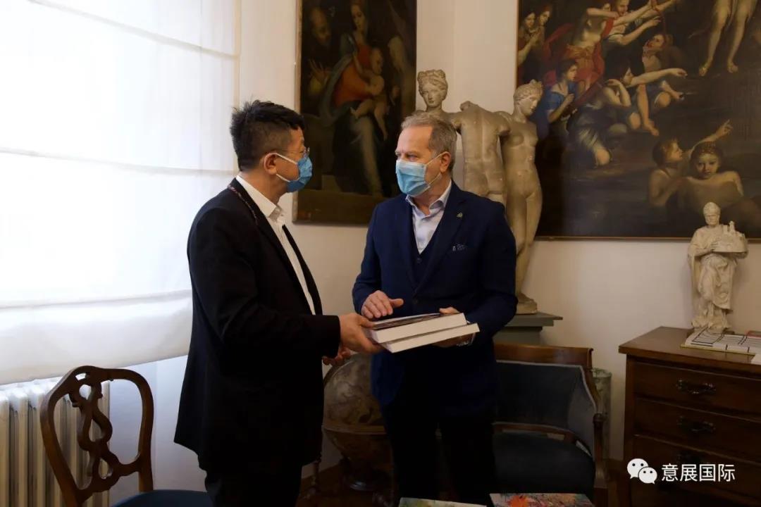 畫家王衍成在義大利佛羅倫斯美術學院交流訪問 - 資訊咖