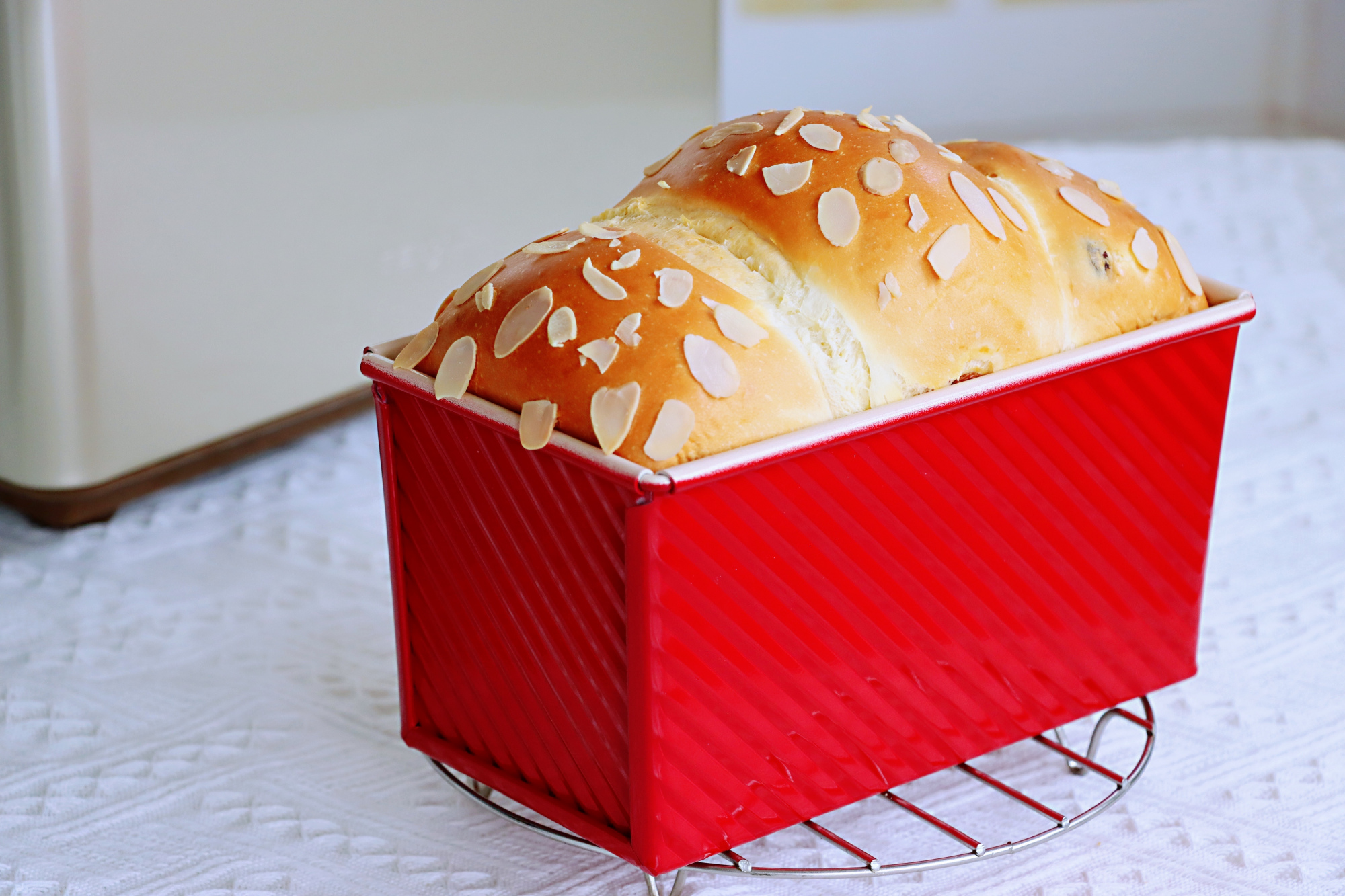 用了6年的麵包方子，還是最愛它，蓬鬆暄軟，細膩拉絲，放3天不硬