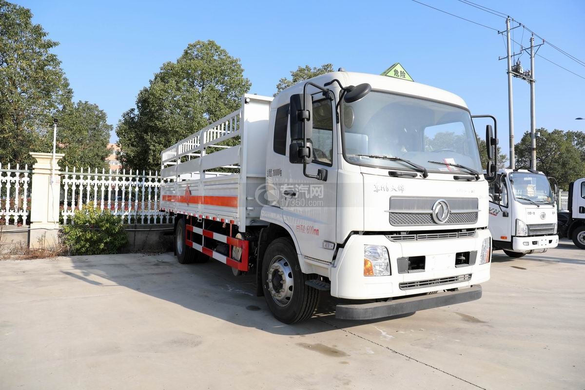 国六危险品运输车——东风天锦气瓶运输车