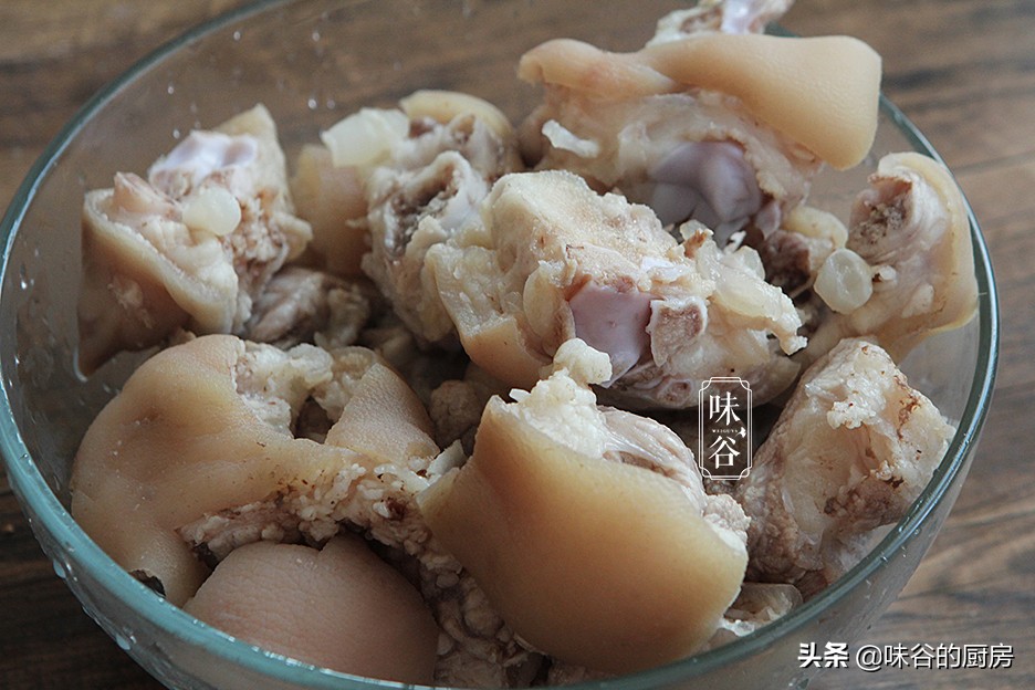 入秋了，此肉再贵也要舍得吃，咸香软糯，解馋又下饭，秋天不可少