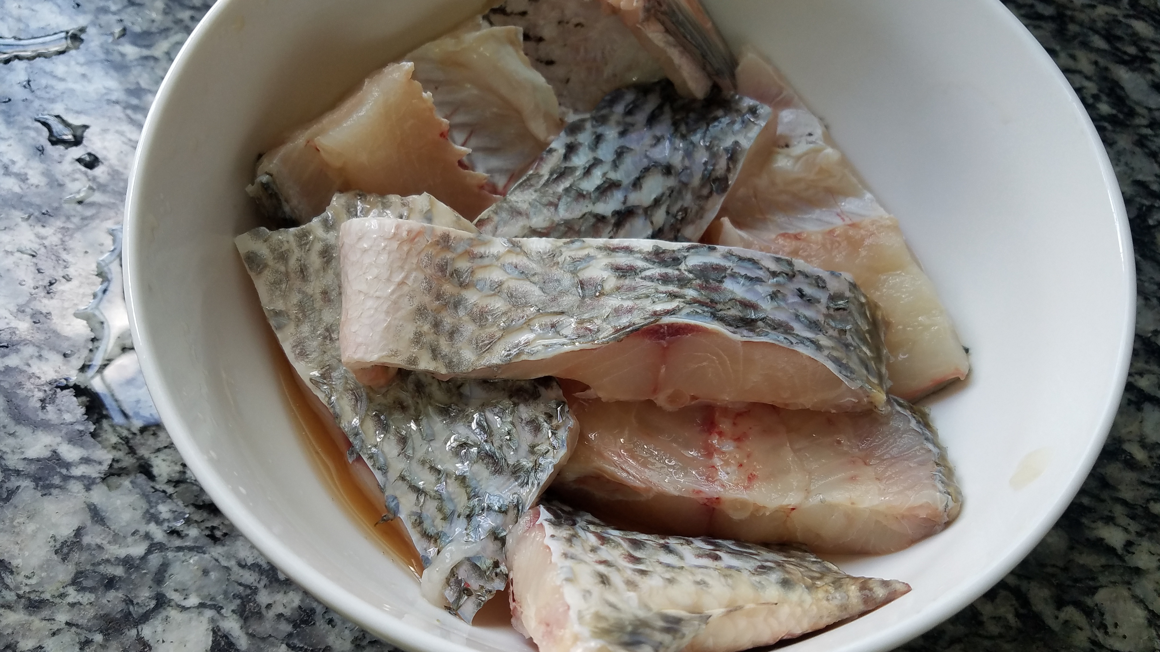 鱼肉这样做味道更香，学会这个家常做法，想吃就做简单美味