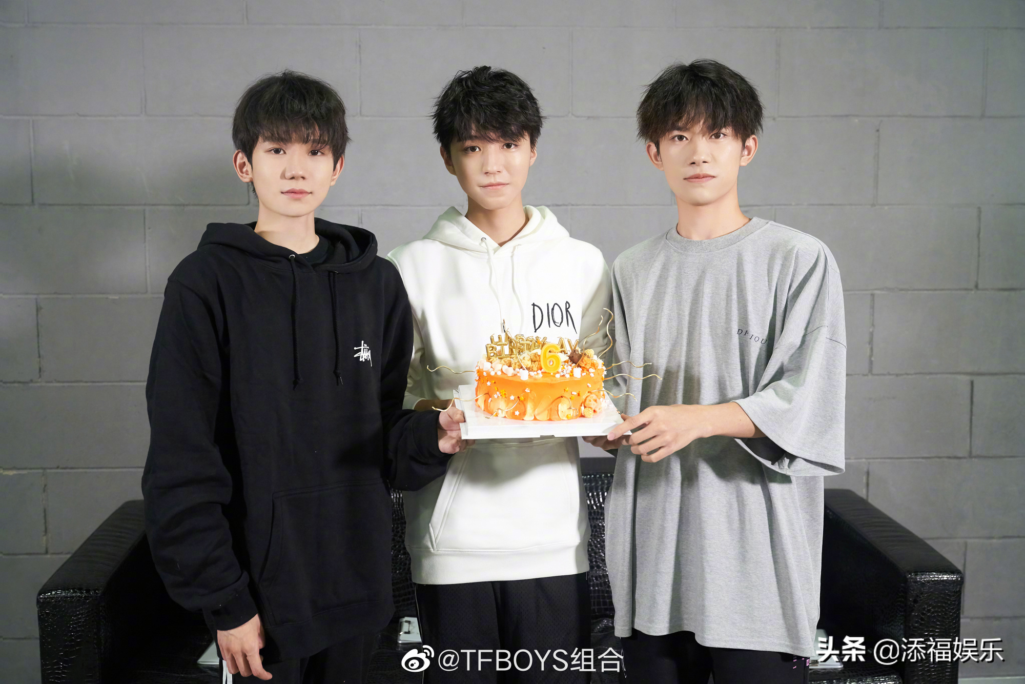 虞书欣在李佳琦直播间提TFBOYS成名曲，还现场唱跳，很会调动氛围