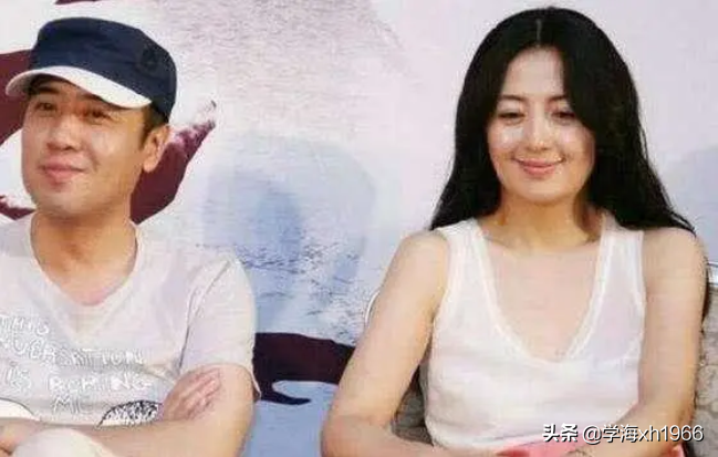 于和伟结婚28年零绯闻，看到他妻子照片后，网友