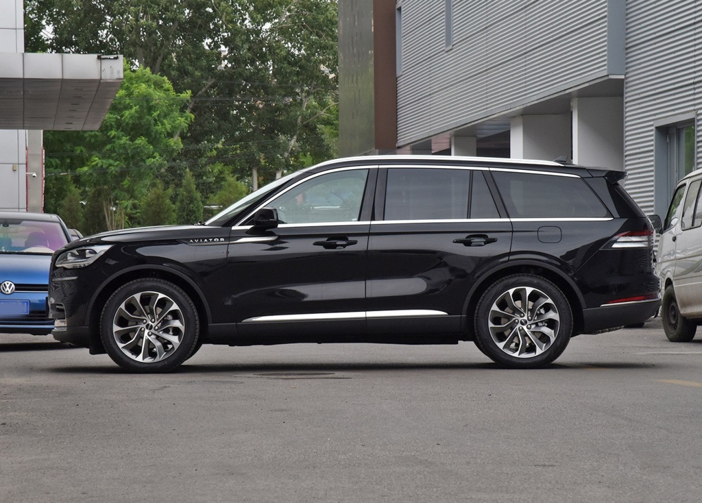 車長5.08米！全系V6發動機，50.98萬起售，林肯飛行家到底如何？