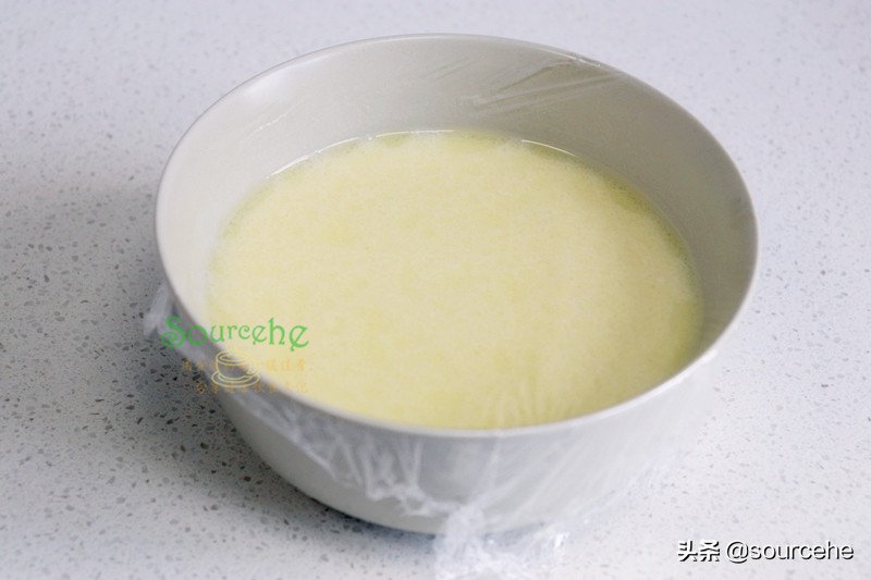 中秋月饼，不用烤箱就能做，冰爽软糯，甜而不腻，淡淡的凤梨清香