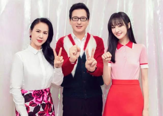 郑爽“疯癫”的答案，早已写在我们4年前和爽爸