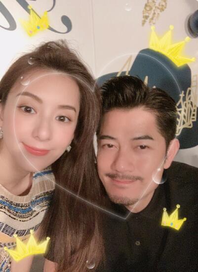 方媛帶閨蜜支持郭富城新作，變影迷舉海報宣傳，還掏錢請網友觀影