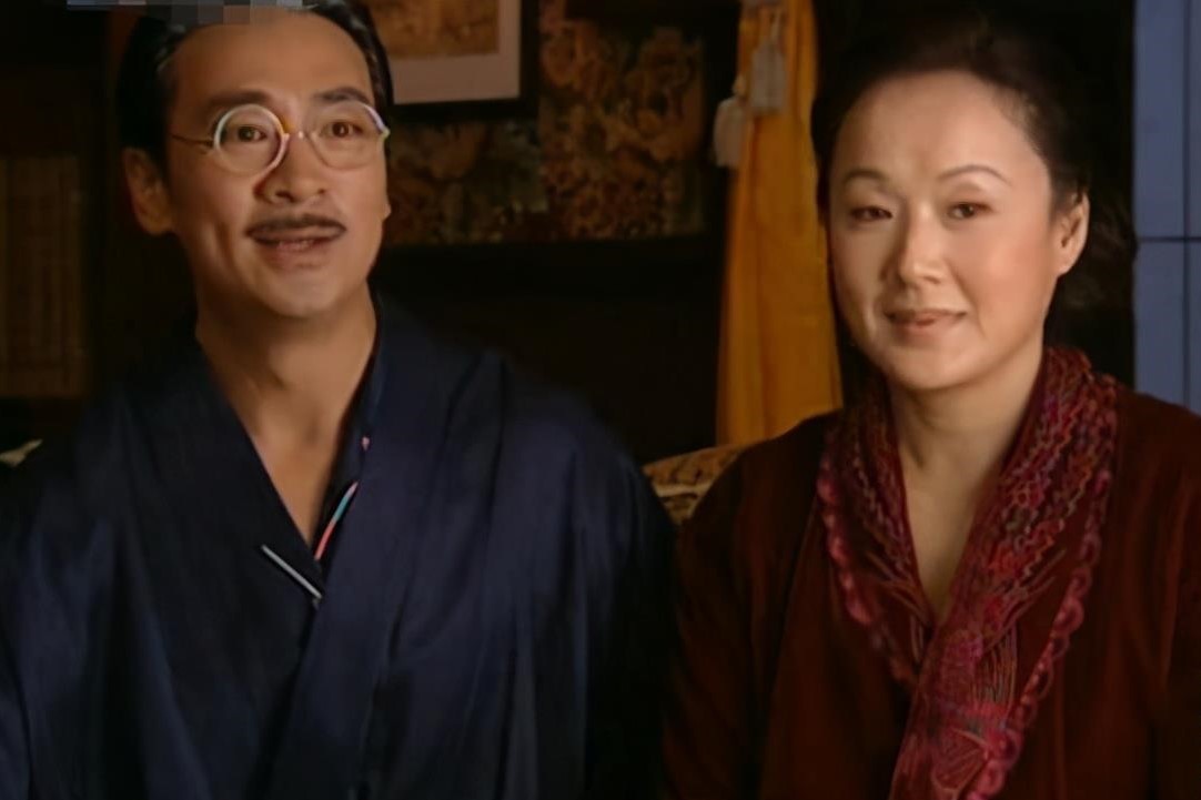 Mrs. Jin Ryu The family of powdered fans: What I admire about Mrs. Jin is that she ...
