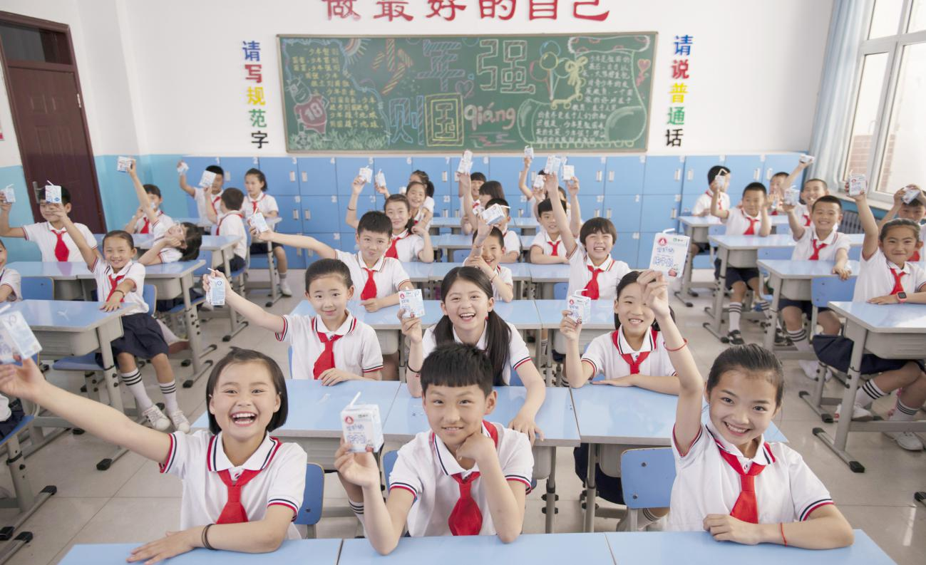 農(nóng)業(yè)農(nóng)村部調(diào)研組到湖北調(diào)研“學生飲用奶計劃”實施推廣情況