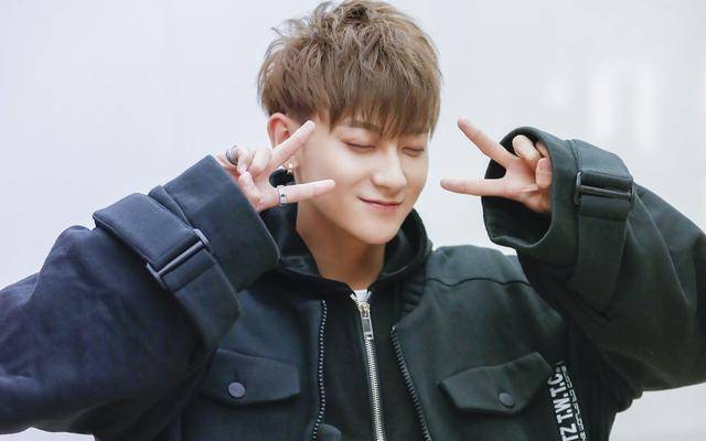 超40位明星单方面跟辱华品牌解约，为何不需要赔