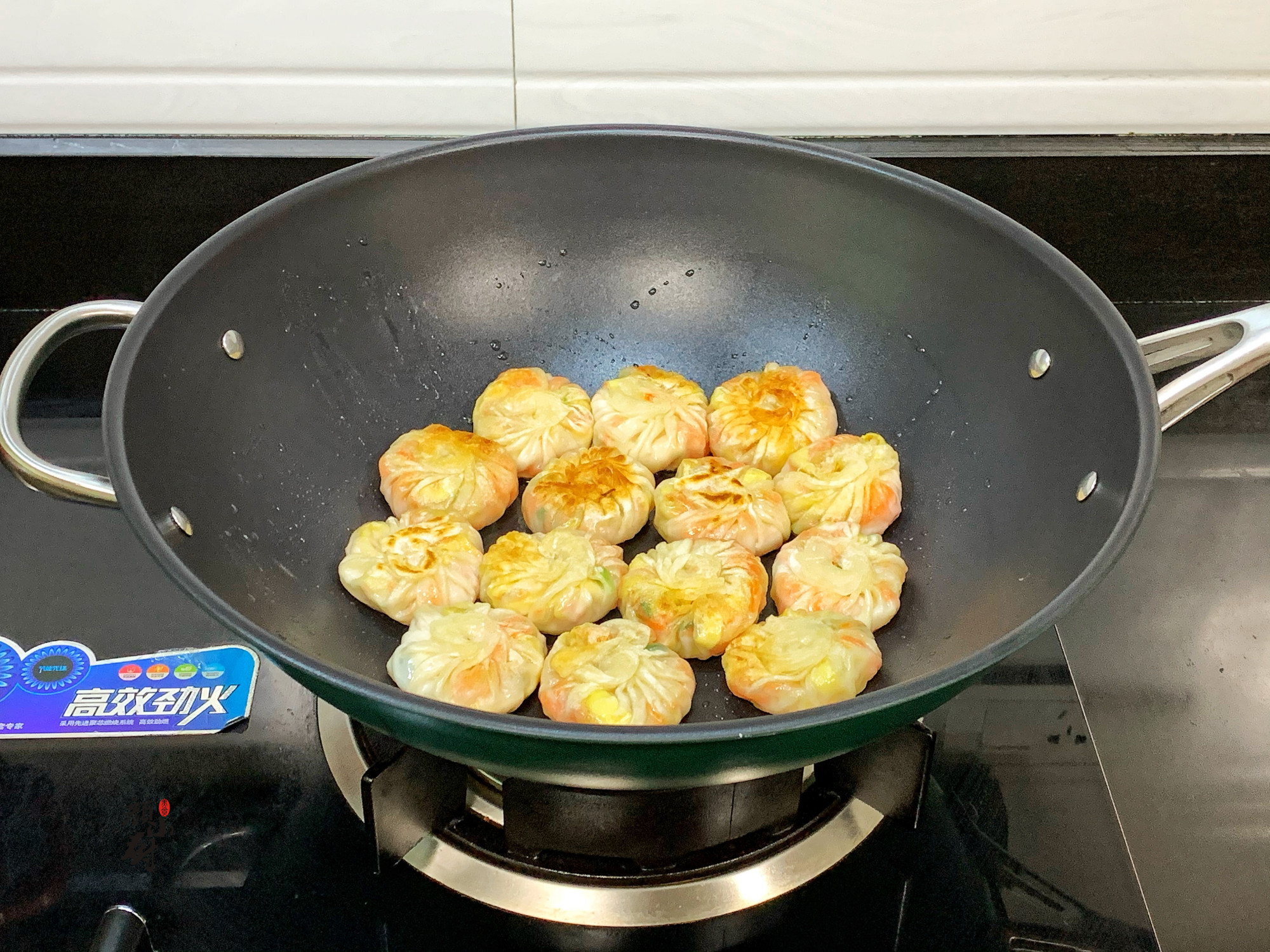 早餐，我常做這個吃，食材買來包上餡煎一煎，真美味