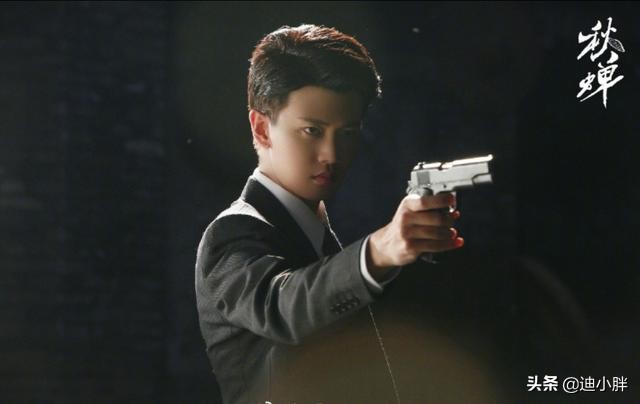 任嘉伦选择吃不胖和一千万，果断选择后者，太真实了