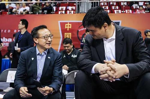 身价是蔡崇信9倍，资产超千亿的鲍尔默为何不用