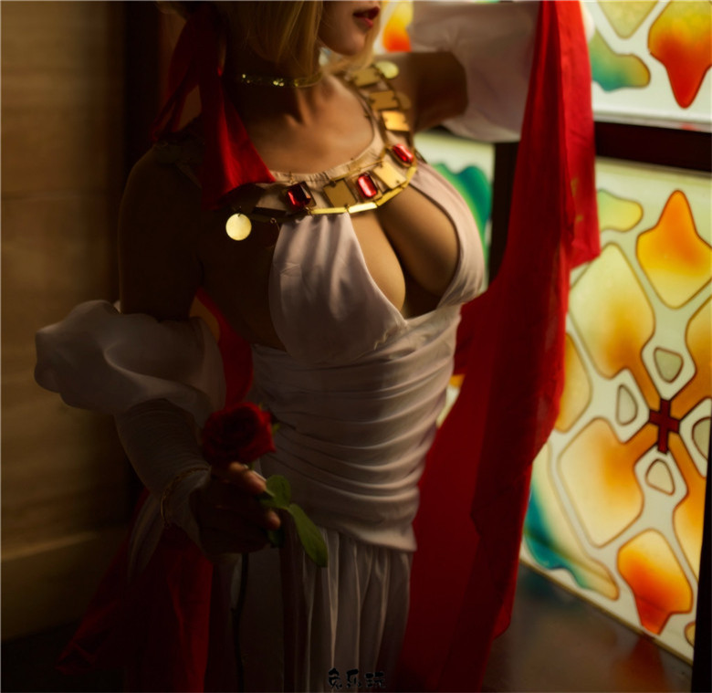 球迷的福音！微博动漫博主小仓千代w图集好胸好颜好性感！