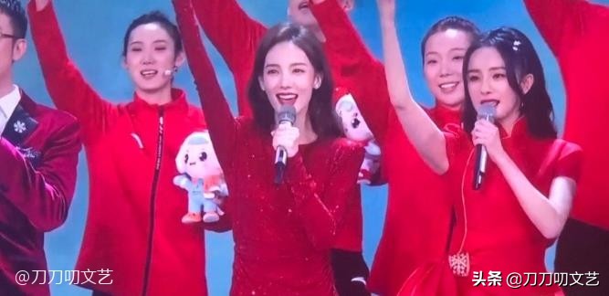 八字|众星春晚首秀谁赢了杨幂红裙惹火 倪妮白到发光张雨绮土上天