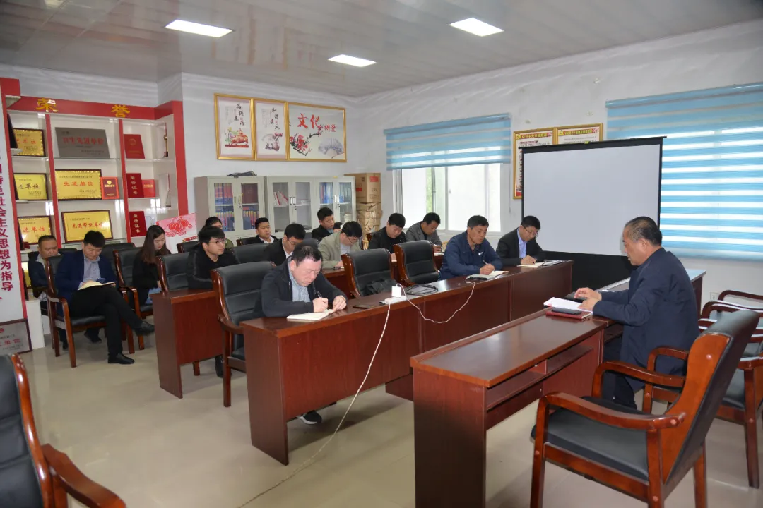 宁陵县政府办公室开展“学党史 悟思想”读书班专题辅导活动并观看党史教育系列短片