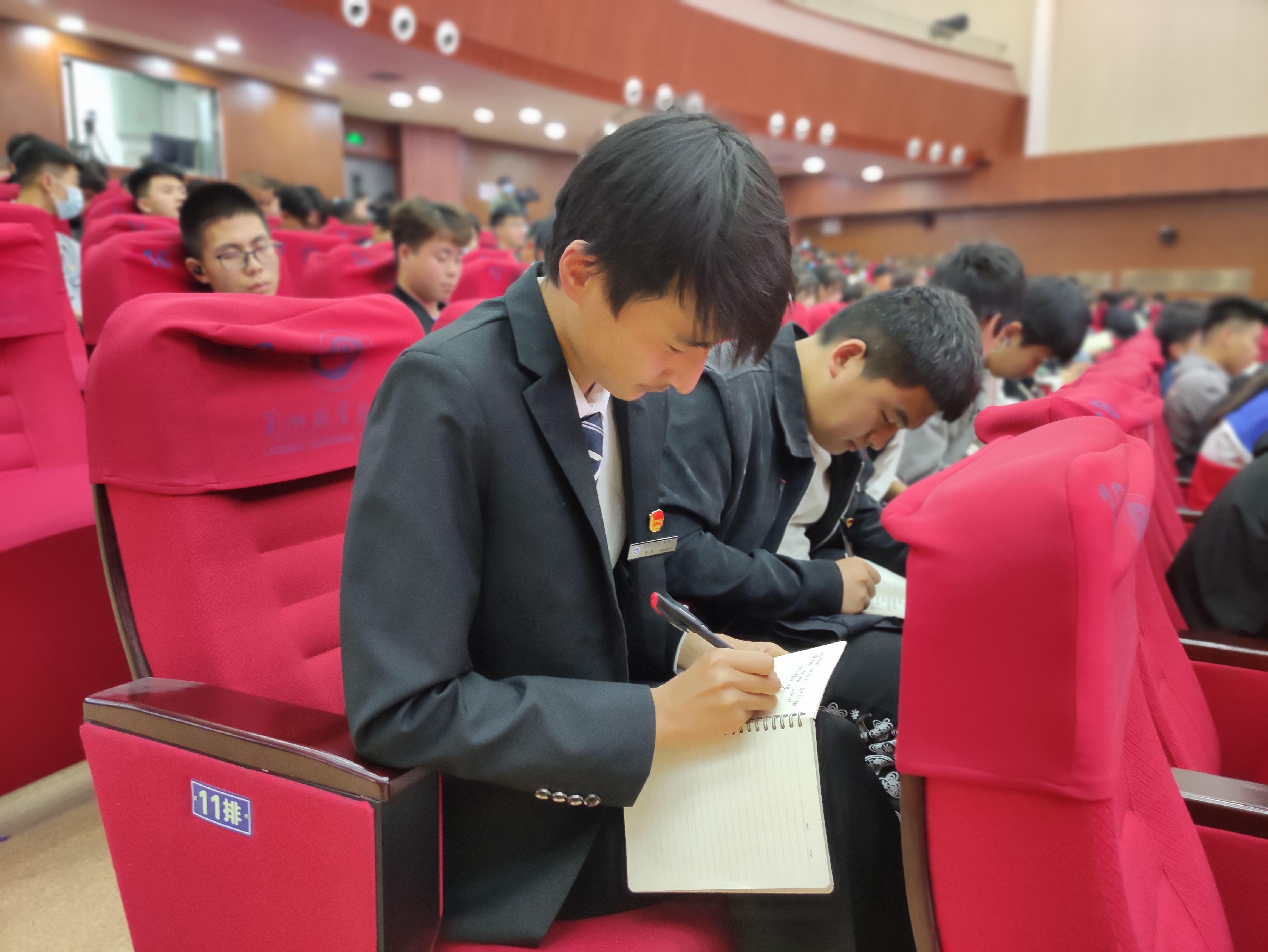 兰州市“学习中国共产党百年党史·铸牢中华民族共同体意识”主题宣讲走进兰州职业技术学院