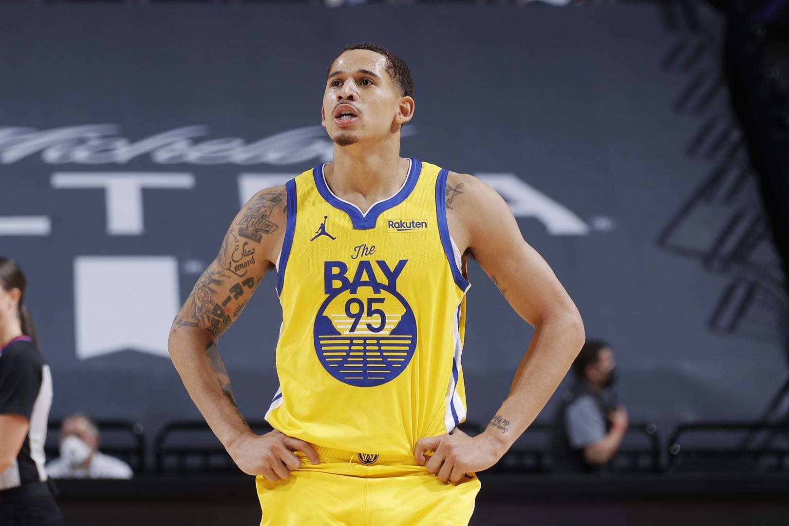 安德森救球头部缝35针勇士队的樱木花道征服湾区球迷