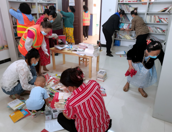 新疆若羌：树立巾帼典范 共享书香之家