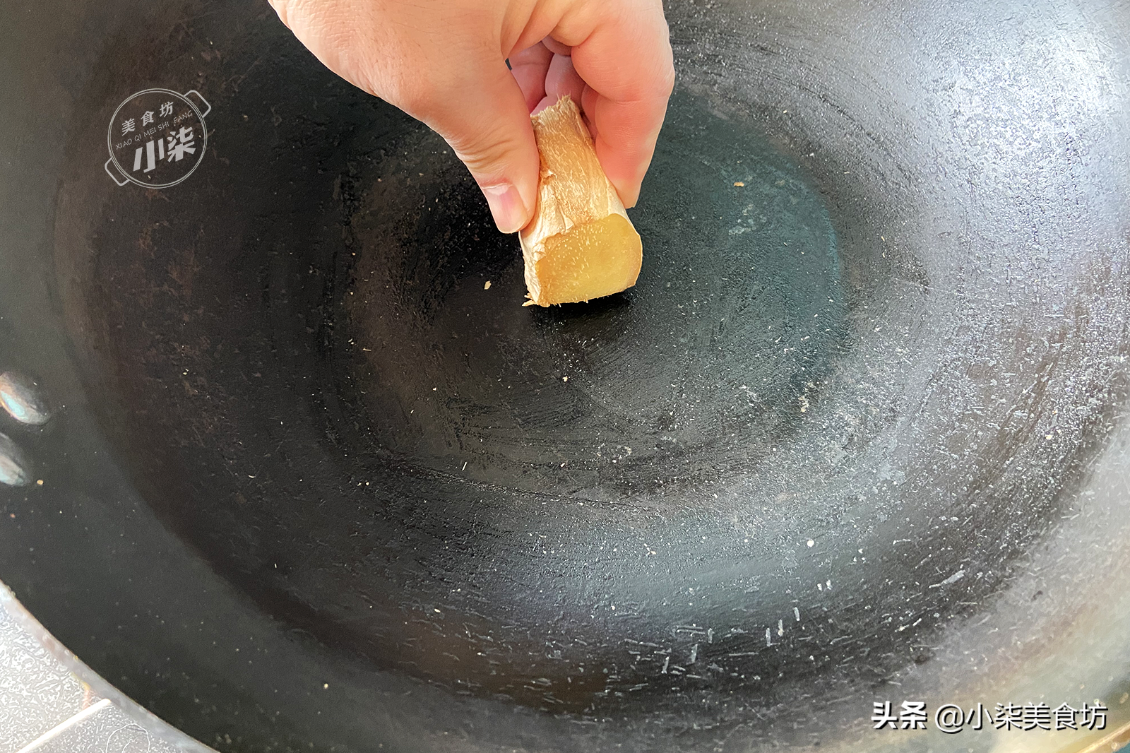 煎鱼时，多加这2步，出锅不粘锅不破皮，学会过年待客非常有面子