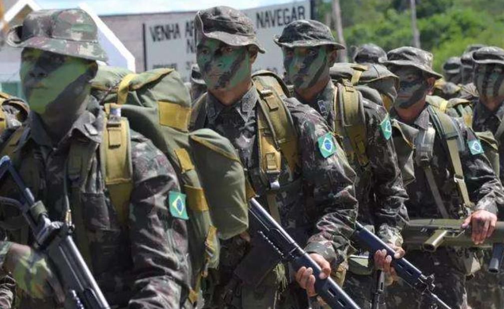 巴西亲美总统摊上大麻烦，涉嫌政治丑闻，军人