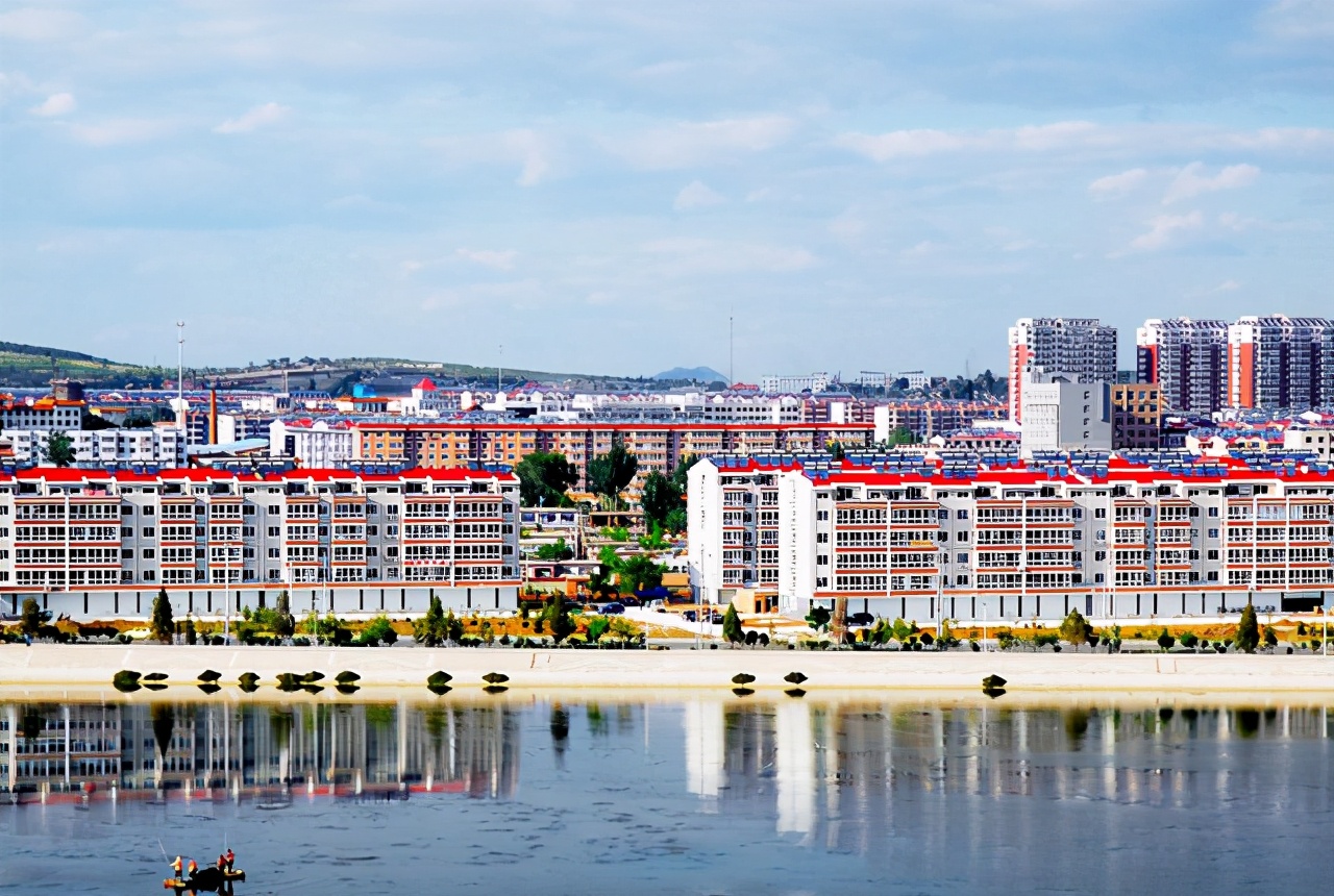 全国百强城市比拼：一线城市增至12个，分4个级别，你家乡是几线