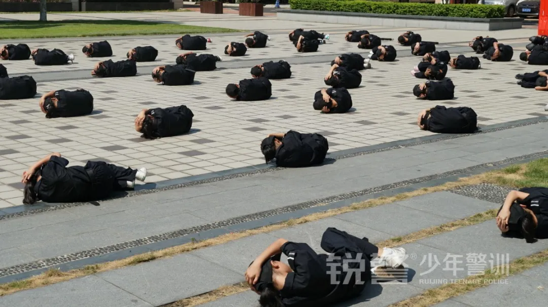 广东警官学院少年警训夏令营：别样的“云结营”，一样的警训情