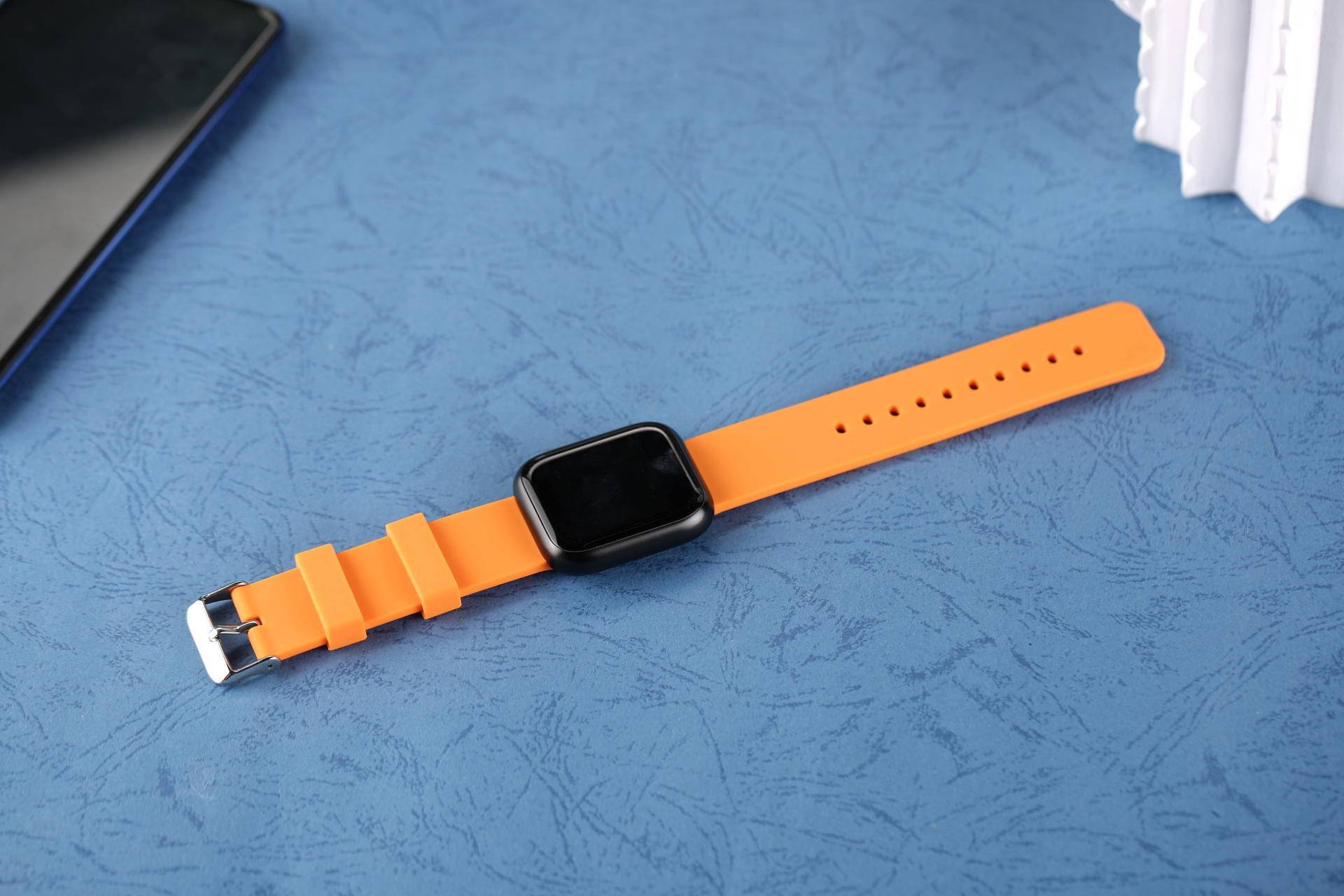 百元级的智能手表，功能丰富还能摇一摇拍照