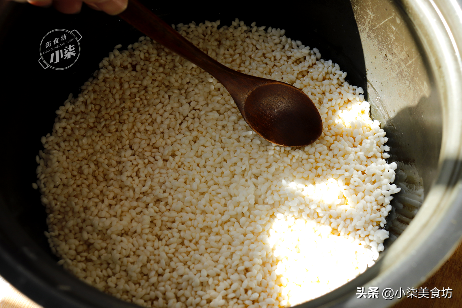 大米別直接蒸了，打3個雞蛋，老保姆拿手絕活，過年就要這樣吃