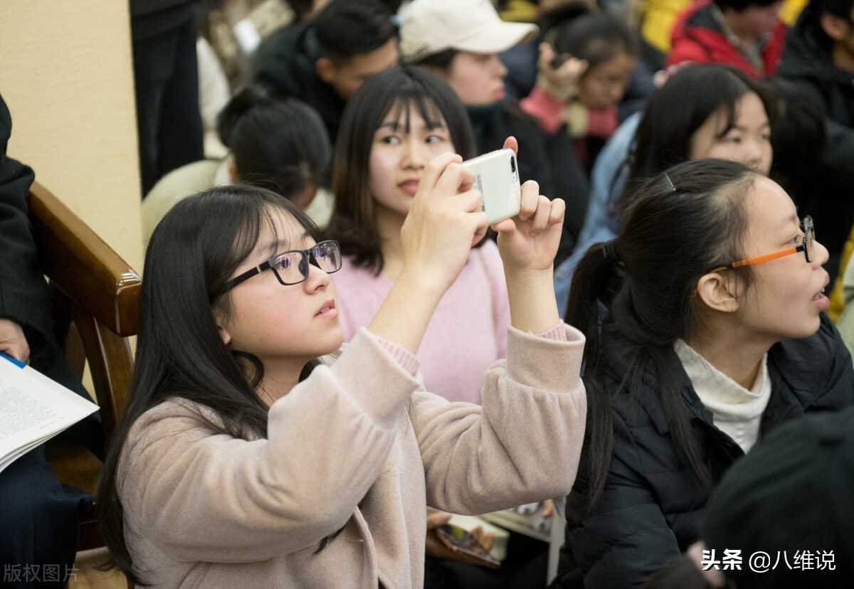 超六成大學(xué)生認(rèn)為畢業(yè)10年后會(huì)年入百萬(wàn)，是時(shí)候告訴他們真相了