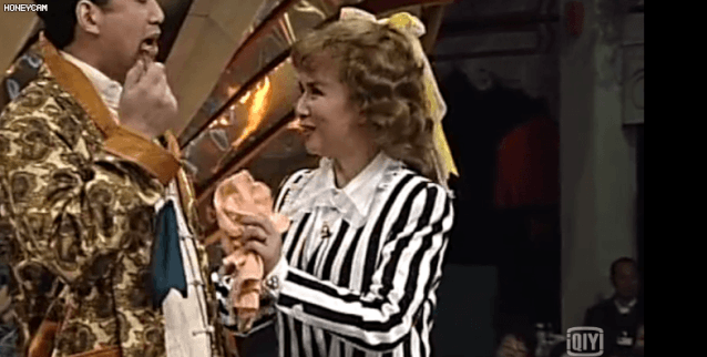 从“小品女王”到被喊“滚出春晚”，蔡明到底